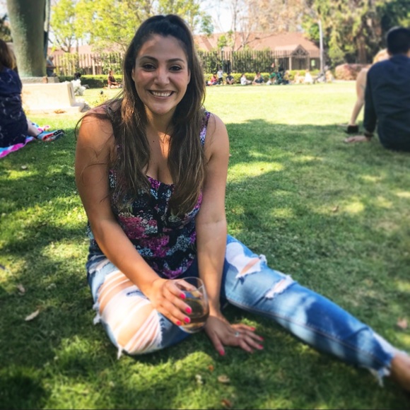 Meet your Posher, Yas - Picture 3 of 3